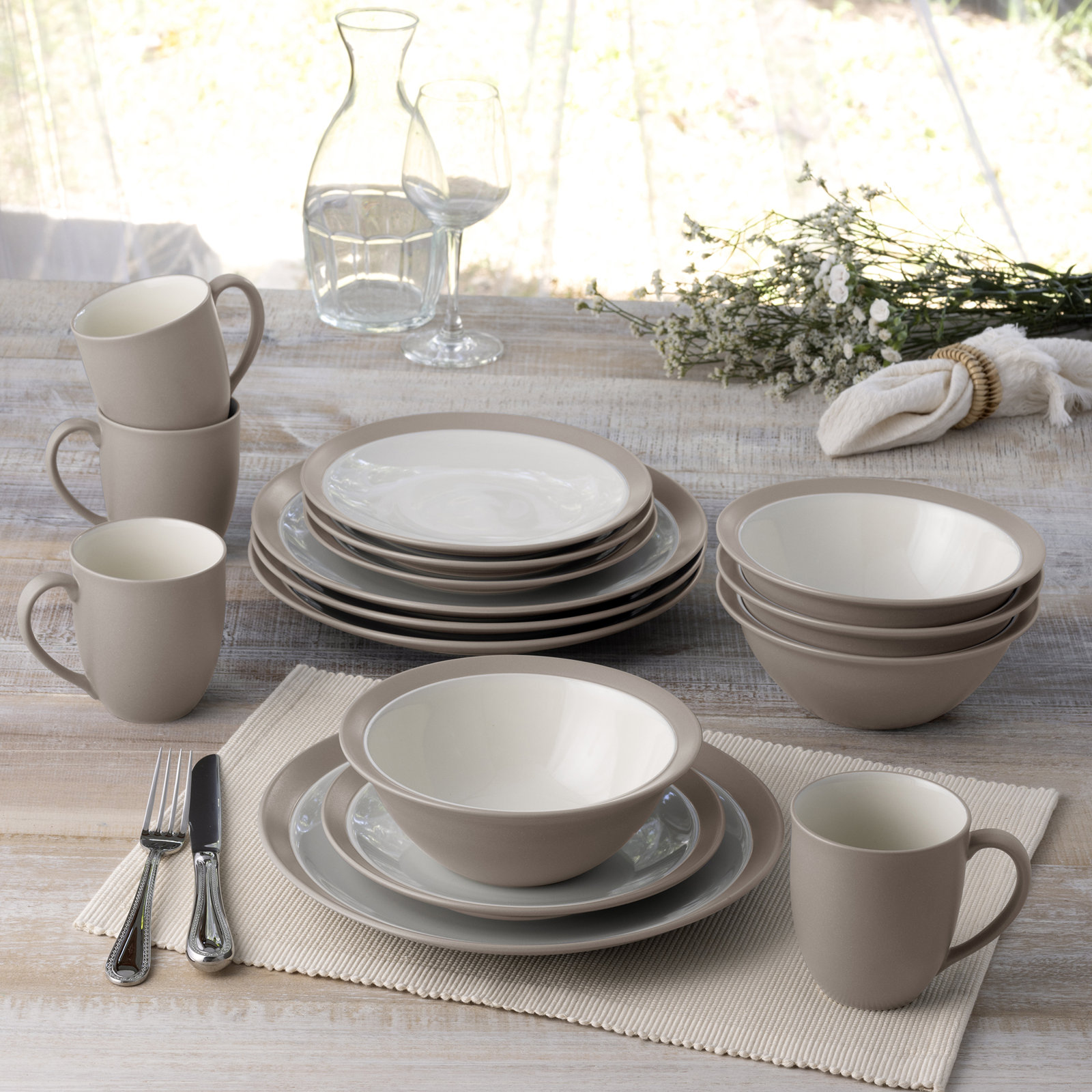 Noritake Colorwave 16-Piece Curve Dinnerware Set, Service for 4, Sand