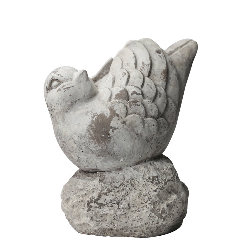 Figurine Allie, H 8,25 po x l 7,5 po x P 4,5 po