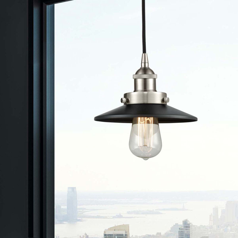 Luminaire suspendu conique à 1 lumière California, Nickel satiné brossé, Noir mat