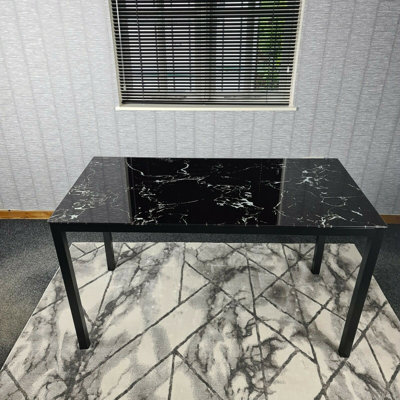 Fritzsche 6 - Person Dining Set