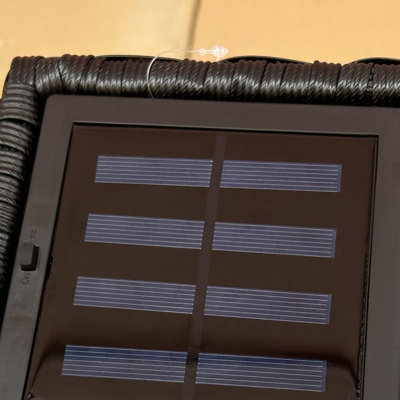 Lampe sur pied en osier solaire, lampe d'extérieur auto marche / arrêt, noir