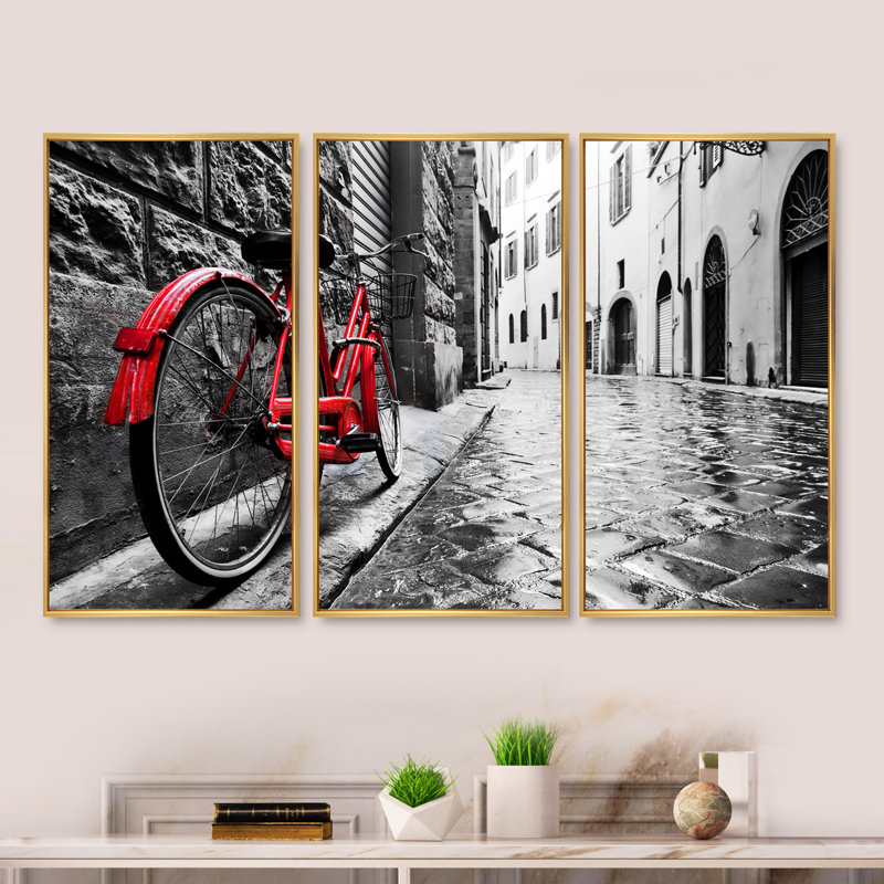 Rétro rétro, vélo rouge - photographie flottante sur toile 3 pièces, H 28 po x l 36 po x P 1 po, Cadre doré