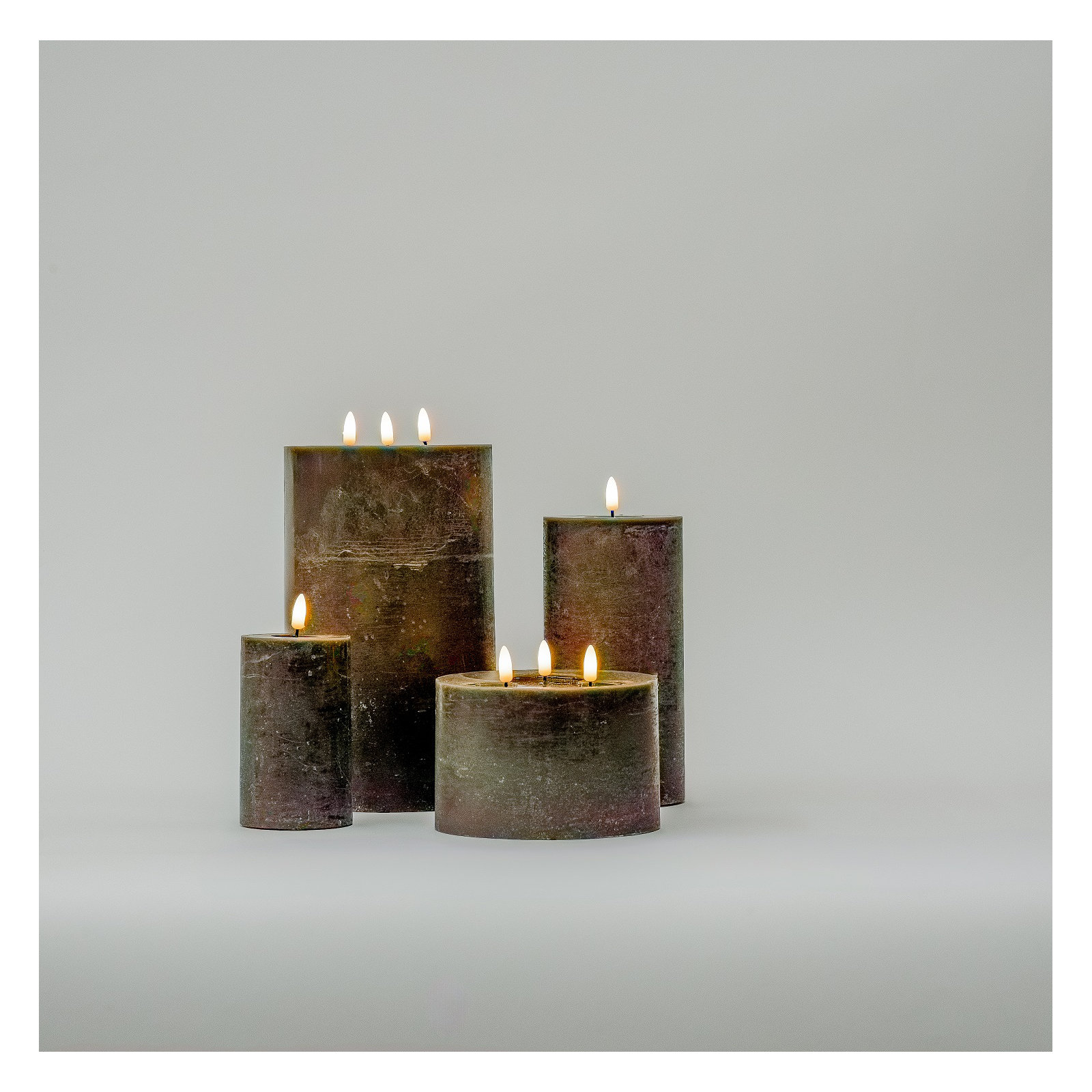 3 Wick Small Flameless Candle, Black