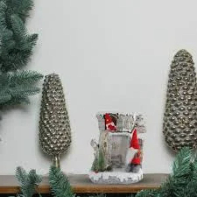 Décoration de Noël 17,5 po à DEL rouge et grise avec couple de gnomes en peluche