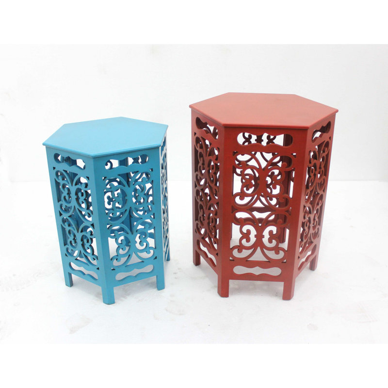 Hildeburg Solid Wood Top Nesting Tables End Table