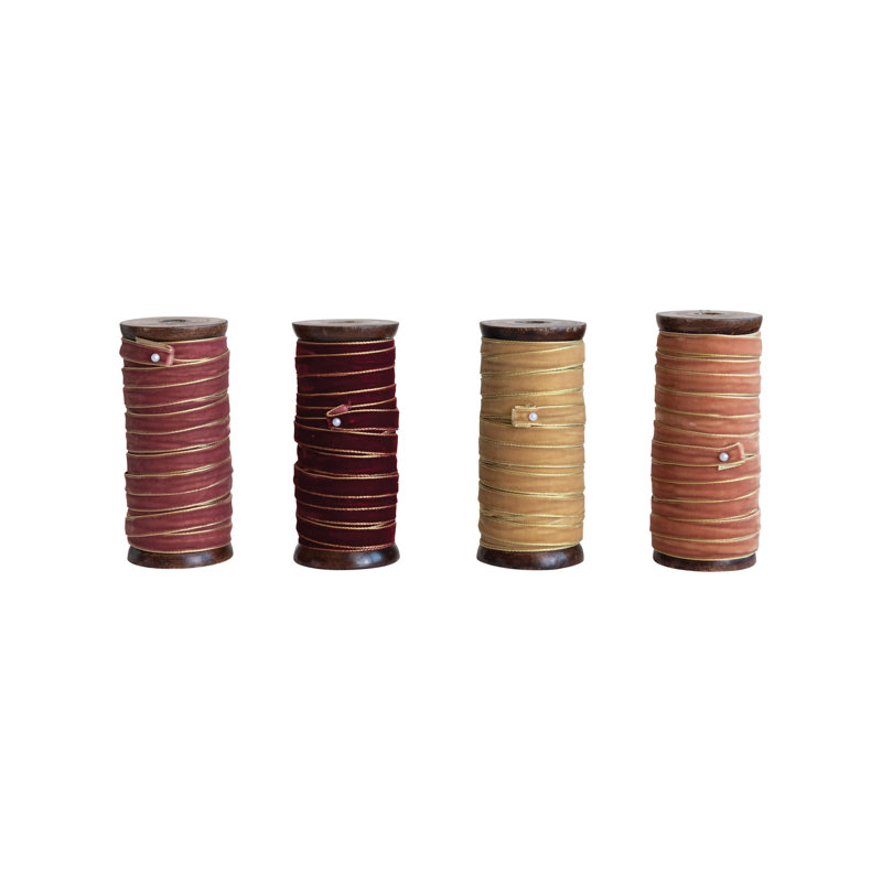 Ruban de velours sur bobine de bois
