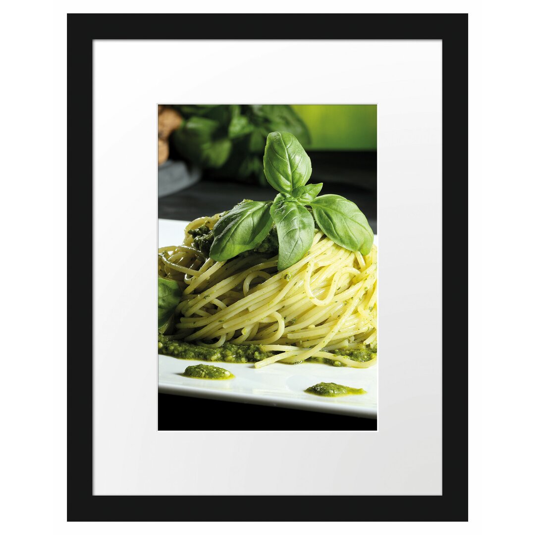 Gerahmtes Poster Spaghetti mit grünem Pesto