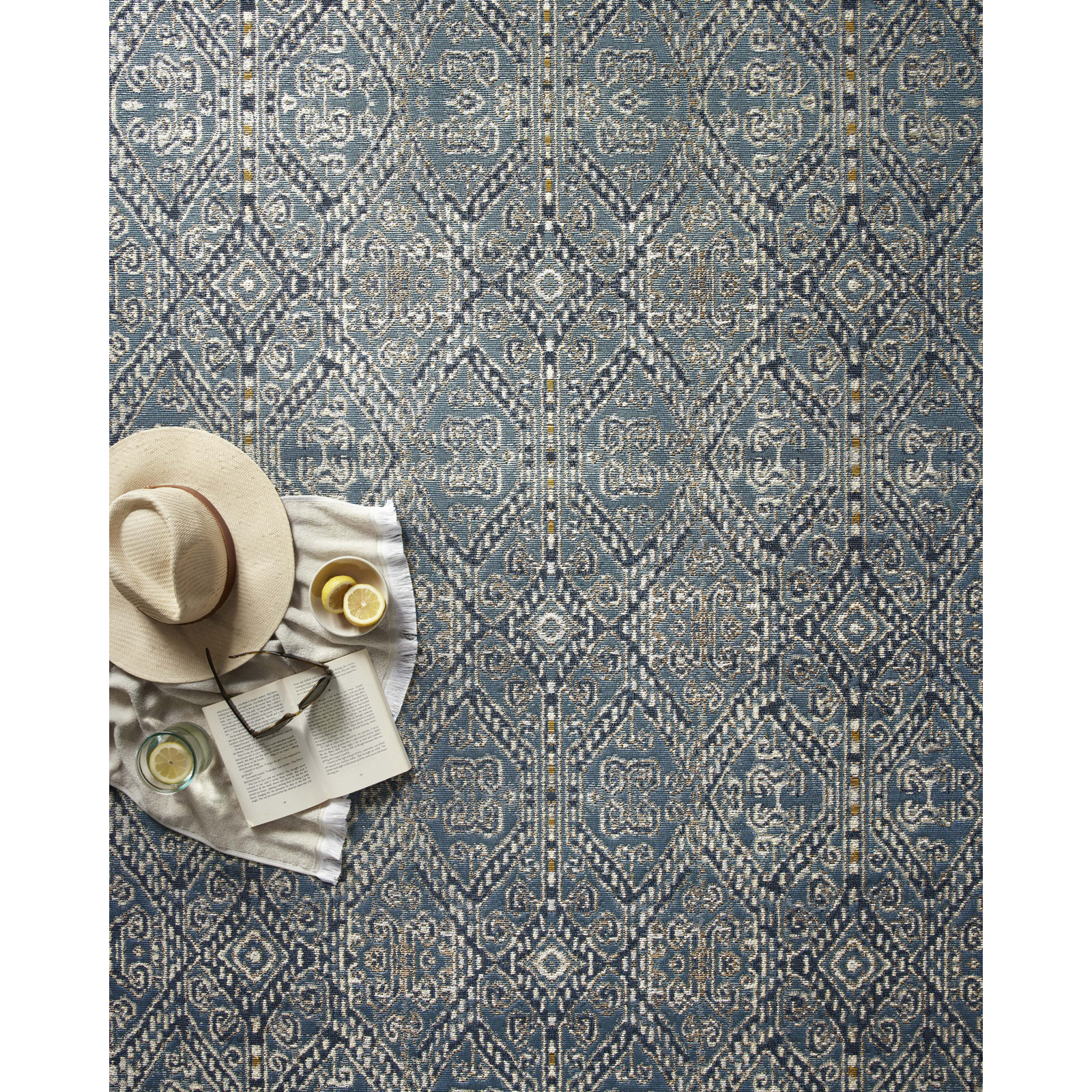 Davana Blue Indoor/Outdoor Rug, Rectangle 3'11" x 5'11"