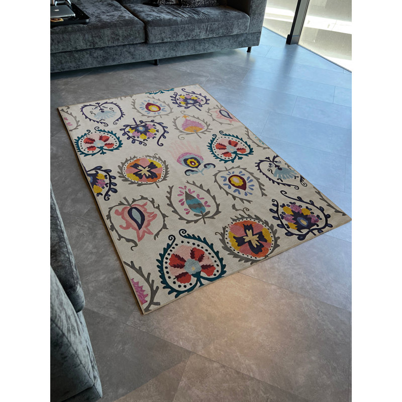 Tapis décoratif multicolore à motif de papillons et de fleurs beige, Rectangle 3 pi 11 po x 5 pi 10 po