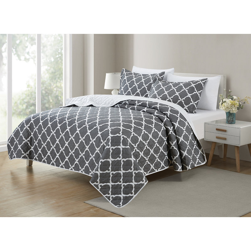Bibb Home 3-Piece Printed Reversible Quilt Set, Queen Quilt + 2 Queen Shams