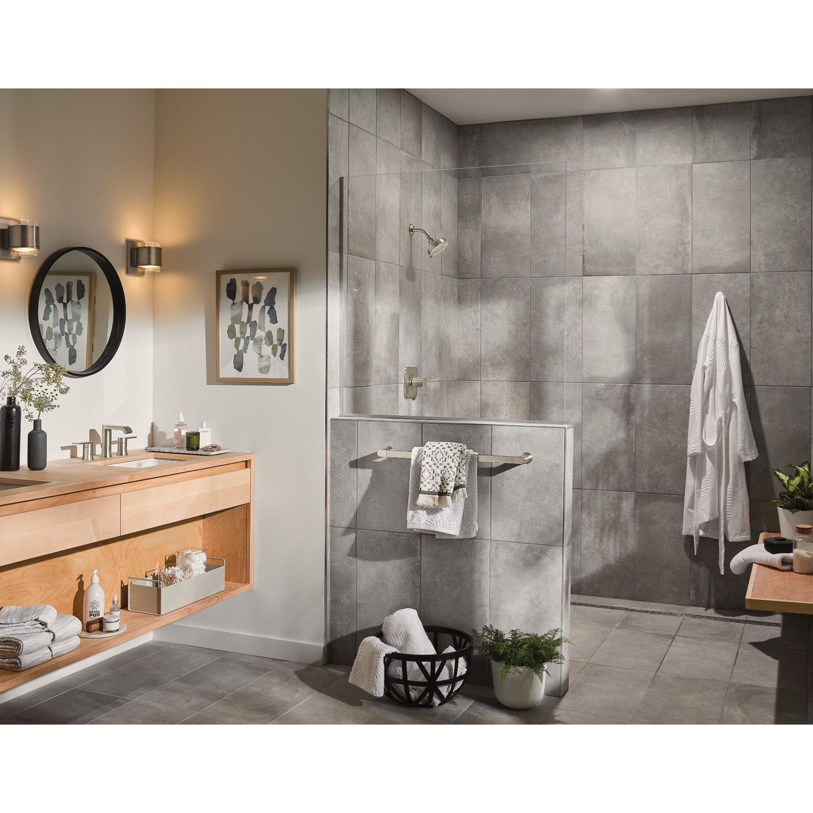 Genta 24" Wall Mounted Towel Bar, Brushed Nickel