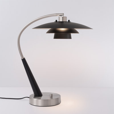 Lampe de table Boomerang - Design moderne, structure en chêne noir / acier nickel satiné, abat-jour en acier fleuri noir mat / argent, gradateur à cordon intégré, pour le salon, la chambre à coucher et le bureau