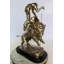 Statue de cheval buffle en bronze Nifao Jumbo - réplique de la sculpture emblématique de Frederic Remington - cavalier amérindien avec bison chargé - finition patine argentée - moulage à la cire perdue fabriqué à la main 22 po x 12 po x H 32 po