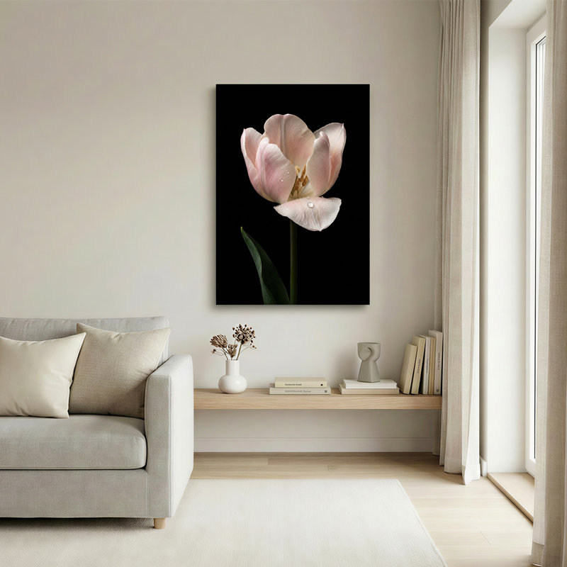 "Tulipe rose" avec art de gouttelettes d'eau sur toile noire, H 30 po x l 20 po