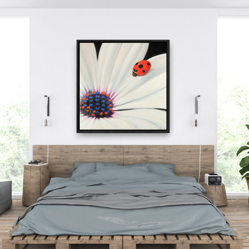 " White Daisy And Ladybug "