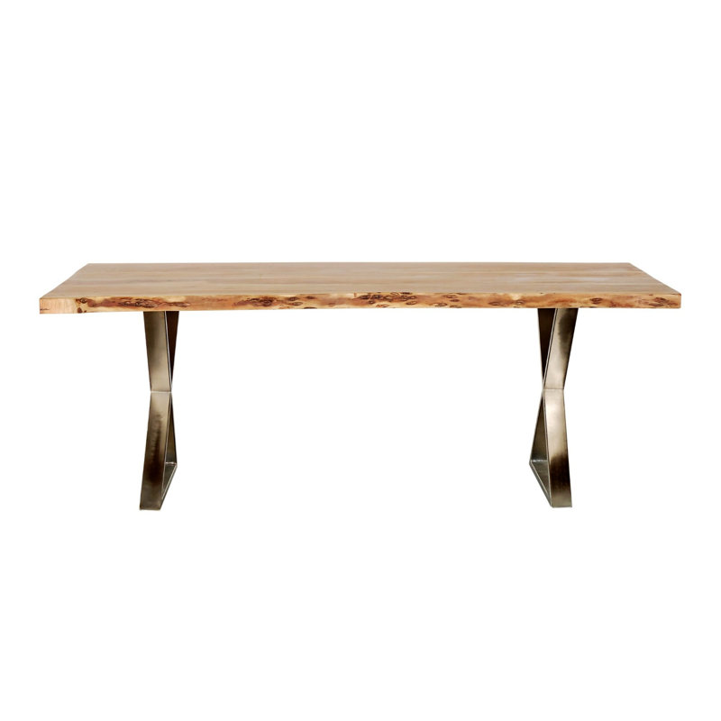 Table de salle à manger en bois avec des décalages en métal