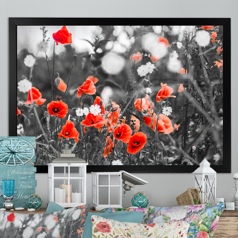 «Red Poppy Flowers on the», reproduction sur toile, H 12 po x l 20 po x P 1 po, Toile avec cadre noir
