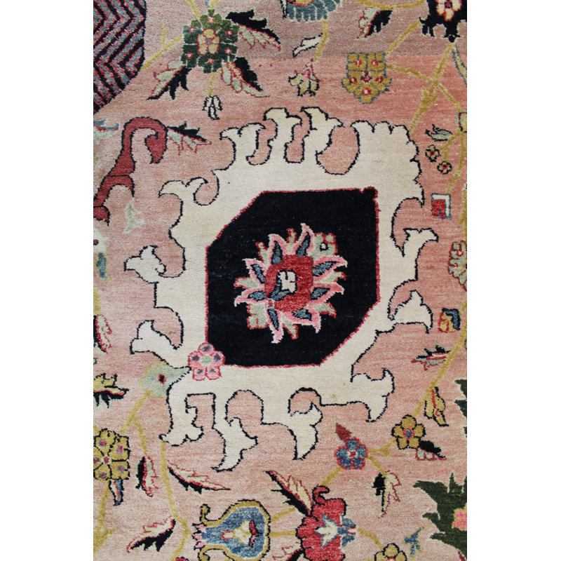 Tapis unique rose, corail et bleu 6 pi x 19 pi 5 po Vase