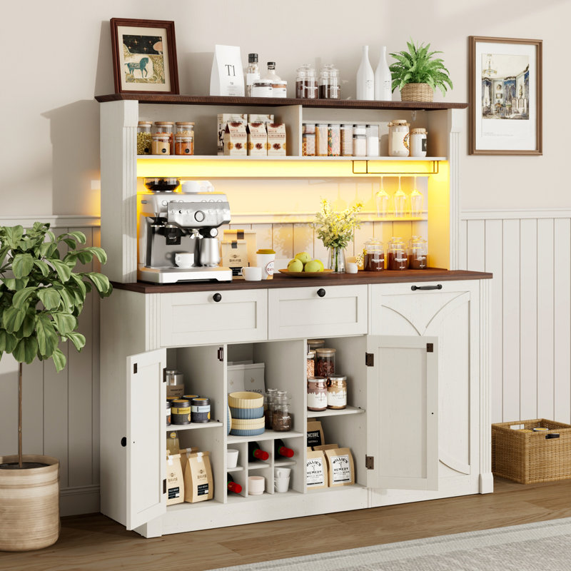 Armoire de cuisine 55 po avec huche, lumières DEL, station de charge, armoire à déchets coulissante, support à vin, porte-verres à vin et tablettes réglables 55 po