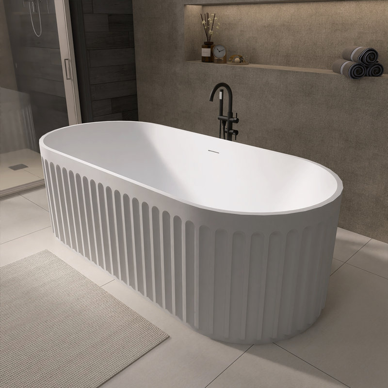 Baignoire de trempage autoportante 67 po x 29,5 po à surface solide blanc mat avec trop-plein et bonde escamotable