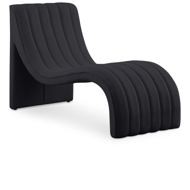 Chaise longue rembourrée Orian, Tissu noir en fausse peau de mouton