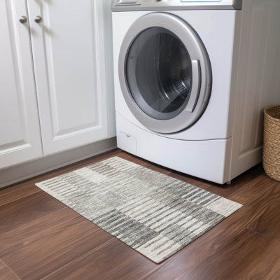 Aleid Washable Striped Indoor / Outdoor Rug