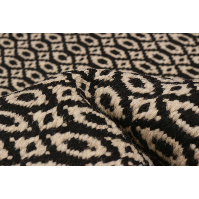 Tapis unique en laine nouvel âge rectangulaire noir 5 pi 2 po x 7 pi 7 po One-of-a-Kind