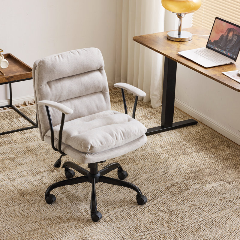 Chaise de bureau pivotante rembourrée 24,4 po avec repose-pieds et roulettes, Beige