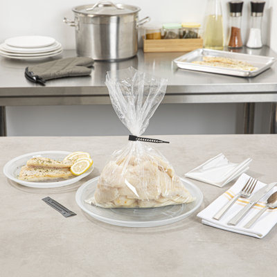 Restaurantware Oven Bags 5 Count 10 x 15 Inch Plastic Microwave-Safe Cooking Bags Disposable Moisture-Retaining Clear Turkey Roasting Pouches With Ties
