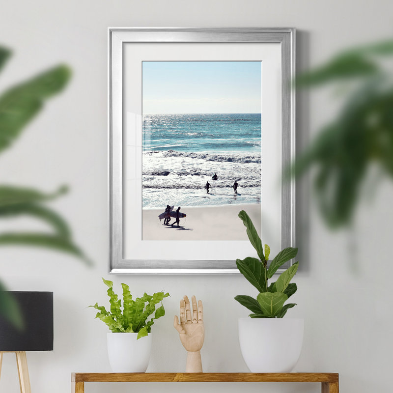 Surfers Paradise par Natalie Carpentieri - reproduction de cadre photo, H 18,5 po x l 24,5 po x P 1,5 po, Encadrement argenté