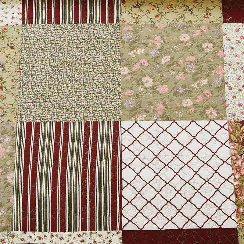 Arlo Cotton Reversible Quilt Set, King Quilt + 2 Shams