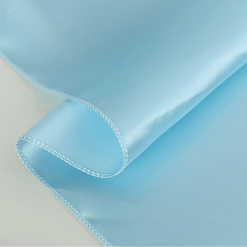 Chaise de salle à manger en satin de X108 po, Tiffany
