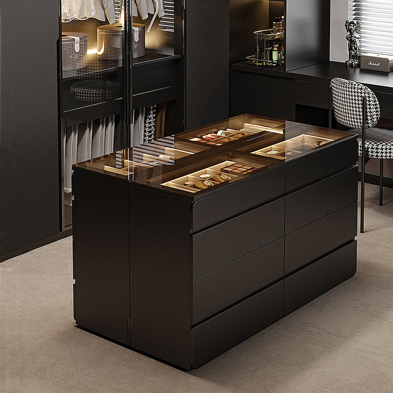 Placeeda, Black