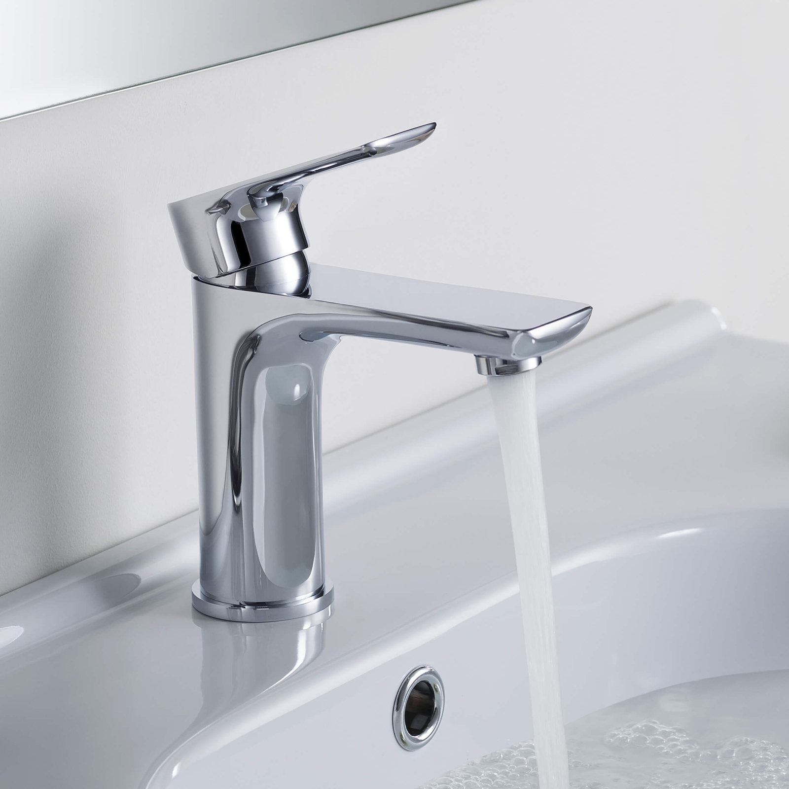 Tender Single-Hole Bathroom Faucet with Drain, Chrome