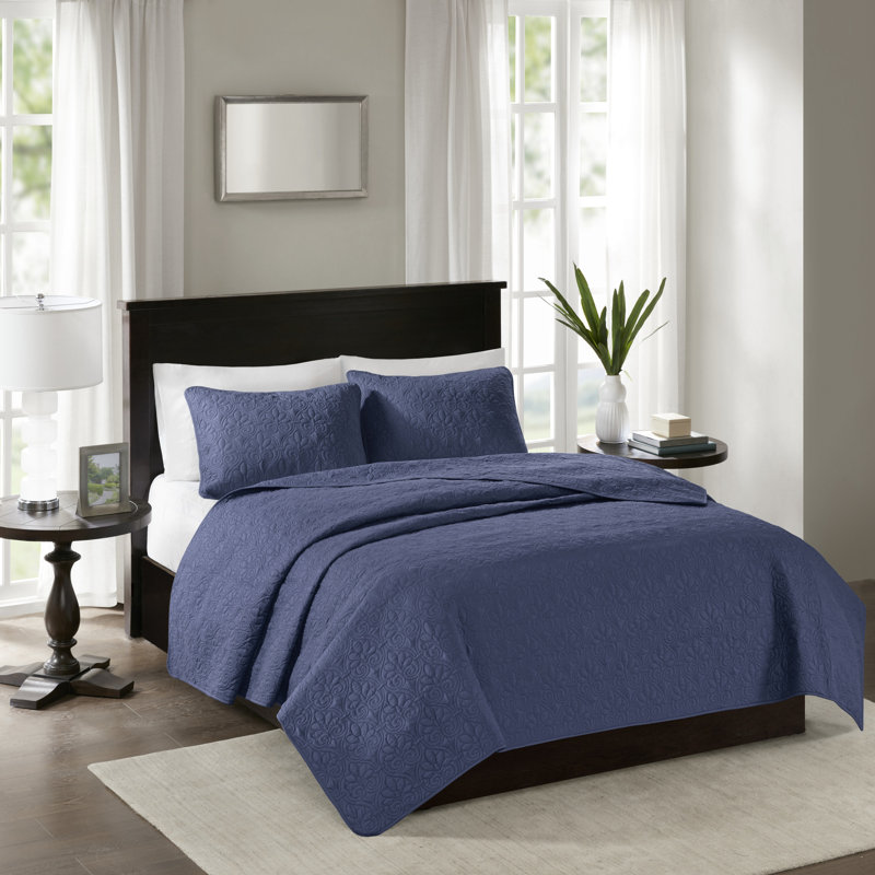 Quebec Reversible Quilt Set, Full/Queen Coverlet + 2 Standard Shams, Navy