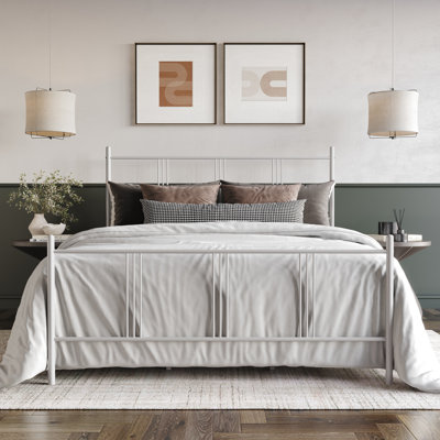 TWIN SIZE METAL PLATFORM BED IN WHITE