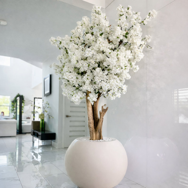 Pot à fleurs en forme de cerisier blanc dans un globe beige mat 30 po