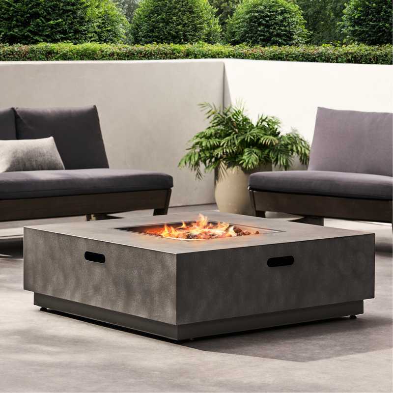 Foyer carré 50 000 de conception moderne en métal, 39,74 po x 39,74 po x 13,08 po, sans assemblage, couleur gris pierre, foyer au gaz propane, fabrication en fer, assemblage requis,