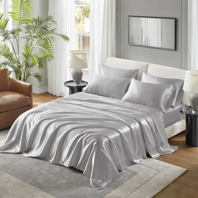 Drap-housse de luxe gris 100% satin simple 4 pièces - froissé, lisse et soyeux, frisottis apprivoisé, taies d'oreiller ouvertes, poils doux pour la peau, ajusté pour les matelas de 16 po, réduit les bris,