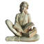 Statue à lady reading