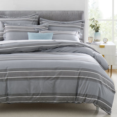 Sequoyah Microfiber Flora Reversible Duvet Cover with Pillowcases