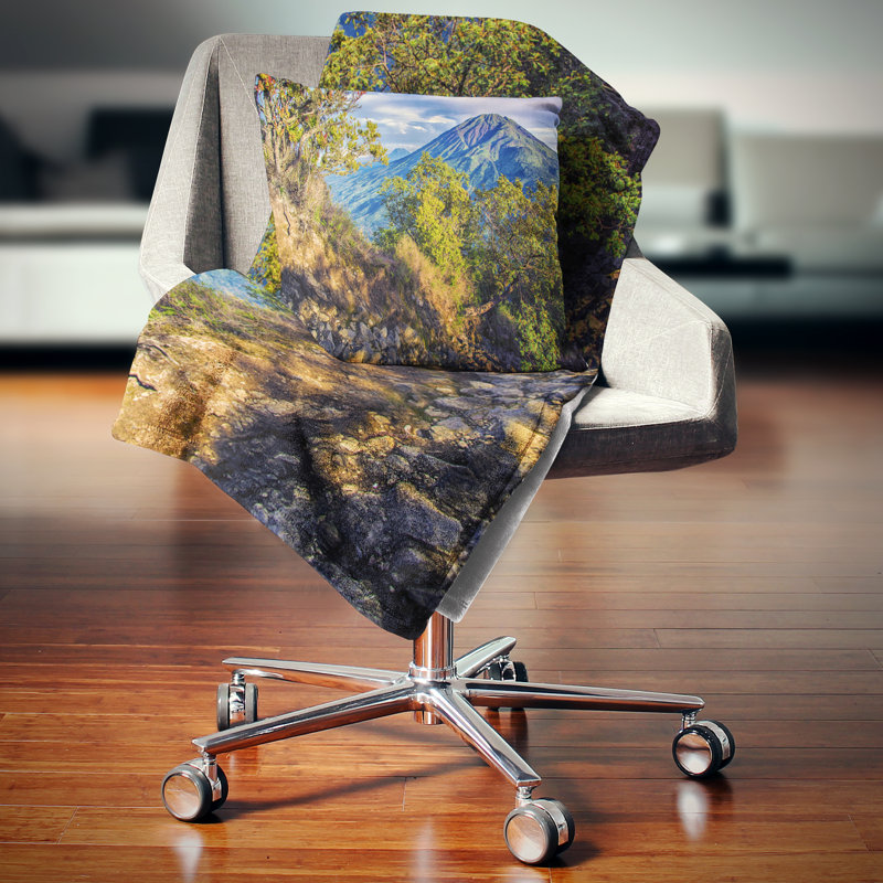 Coussin imprimé Volcano Merbabu imprimé en Java, 16 po x 16 po, Coussin décoratif