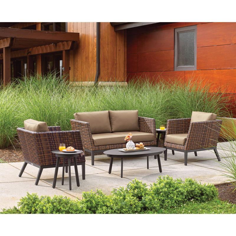 Eiland Outdoor Oval Coffee Table
