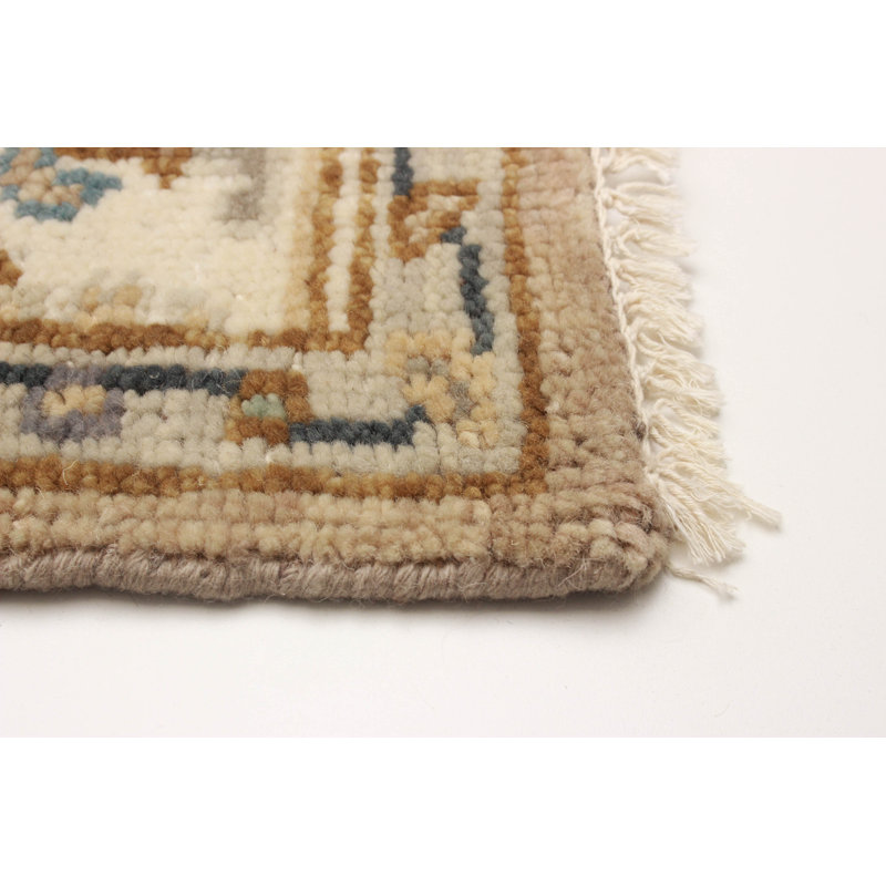 Tapis beige en laine noué à la main 5 pi 2 po x 7 pi 11 po Jules Serapi