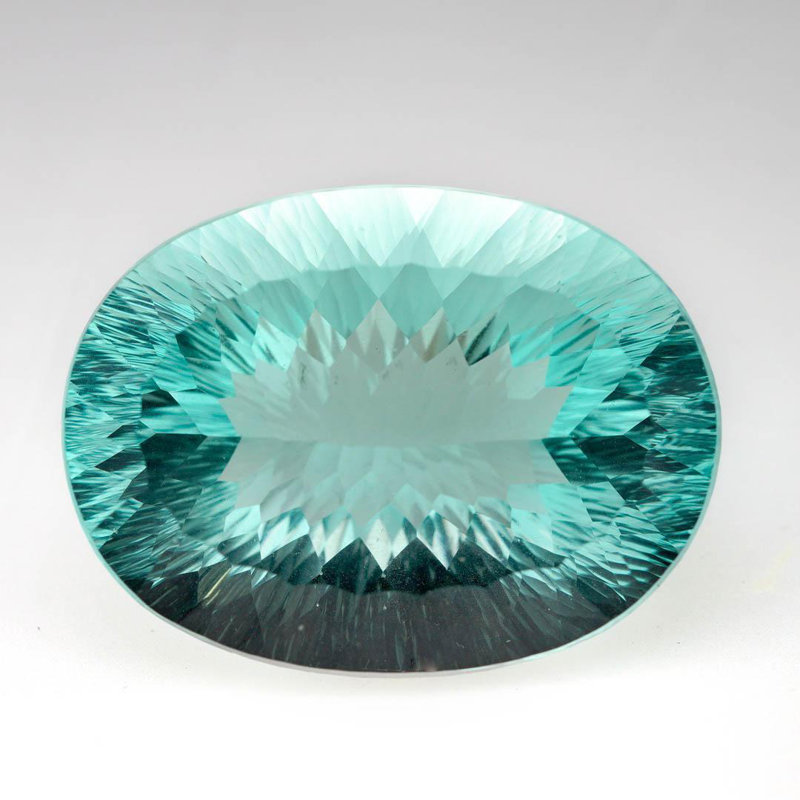 Fluorite taille ovale 120,40 carats