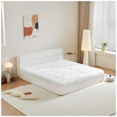 Matelas pour grand lit 15 po dans une boîte avec cadre de lit