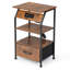 Table de chevet rustique brun avec charge - Structure solide et options de rangement spacieuses
