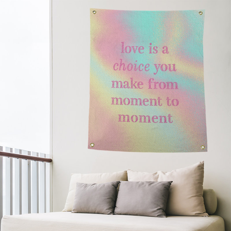 Tapisserie de polyester, l’amour d’écriture est un choix de citation, H 59 pi x l 50 po, Arc-en-ciel pastel