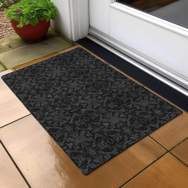 Mahaney Washable Oriental Indoor / Outdoor Area Rug, Rectangle 1'8" x 2'6"