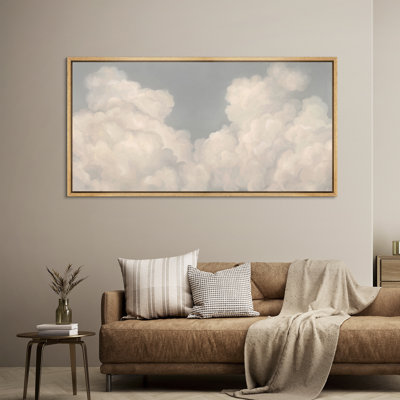 «Soft Cream Cloudscape» sur toile encadrée grise - Scène de ciel minimaliste pour espaces de vie de chambre de bébé